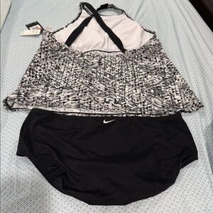 NIKE RACERBACK TANKINI BLACK &  WHITE SWIMSUIT BUILT IN BRA 3X NWT!!